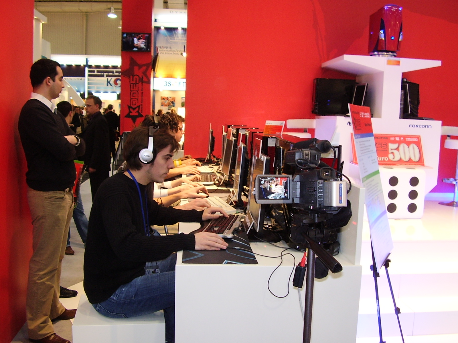Clan war at CeBIT